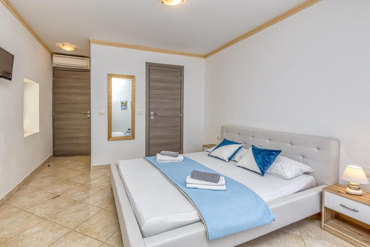 Rooms On Liberty Square Πόρετς Εξωτερικό φωτογραφία